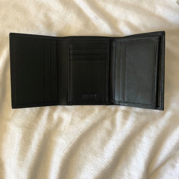 New Men's REACTION Genuine Leather Wallet by Kenneth Cole - Picture 3 of 4